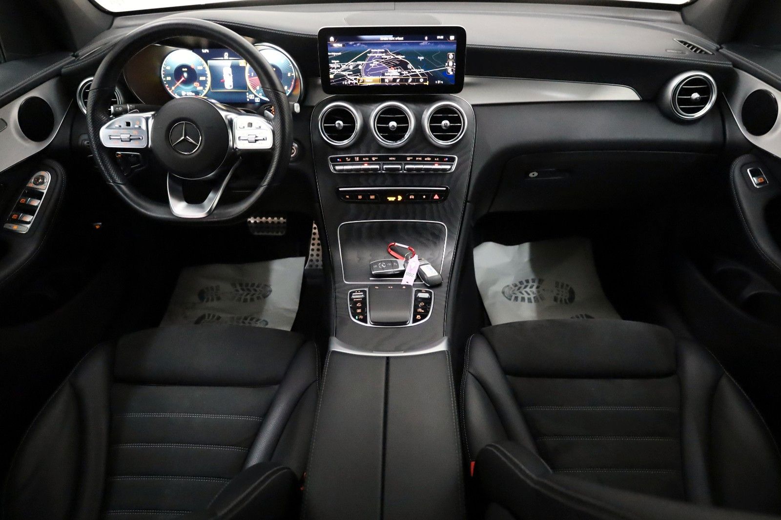 Fahrzeugabbildung Mercedes-Benz GLC 200d Coupe 4M AMG Line Leder,Navi,LED,Kamera