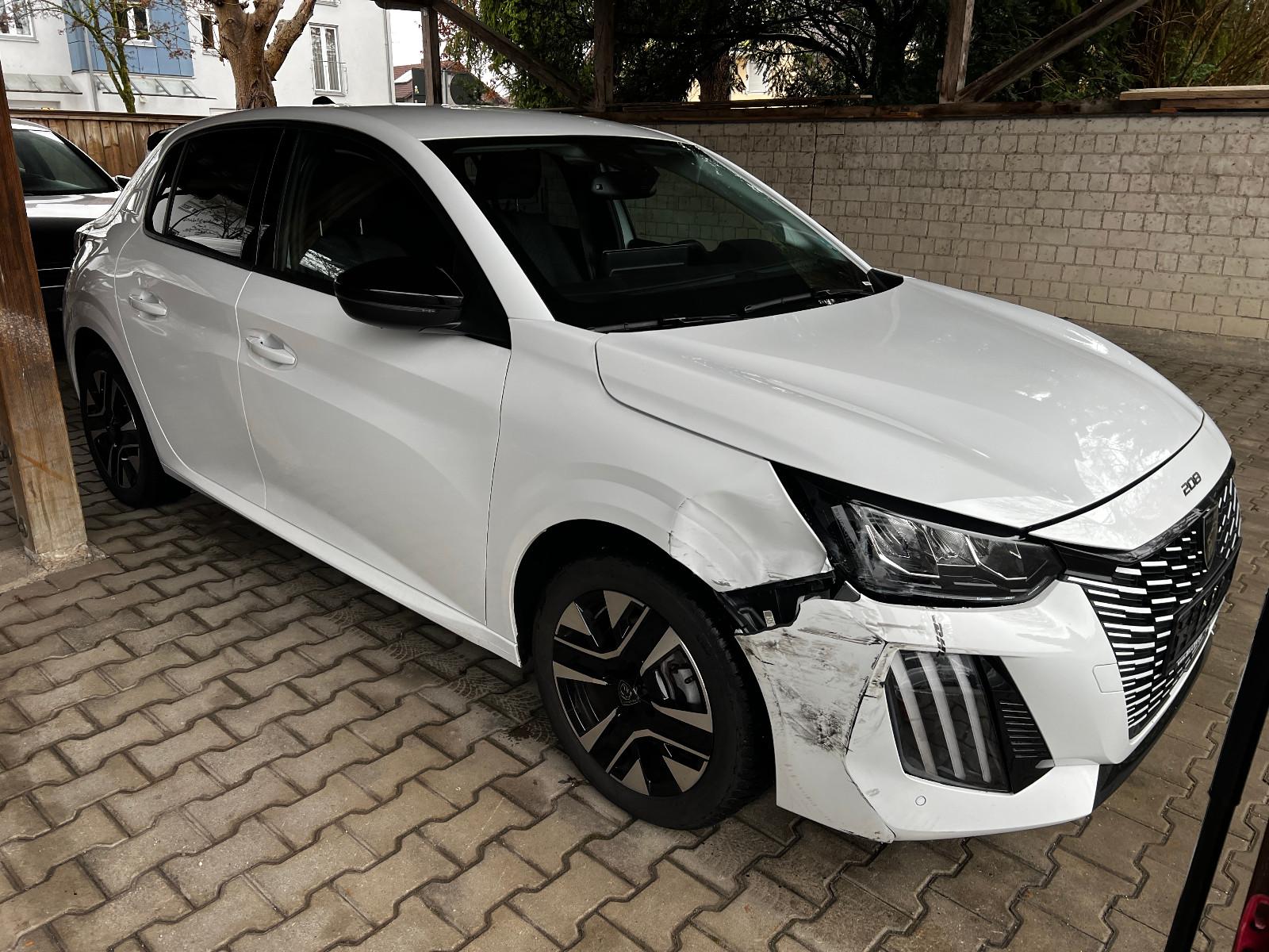 Peugeot 208 Hybrid 100 Allure kl. Schaden VR fahrbereit