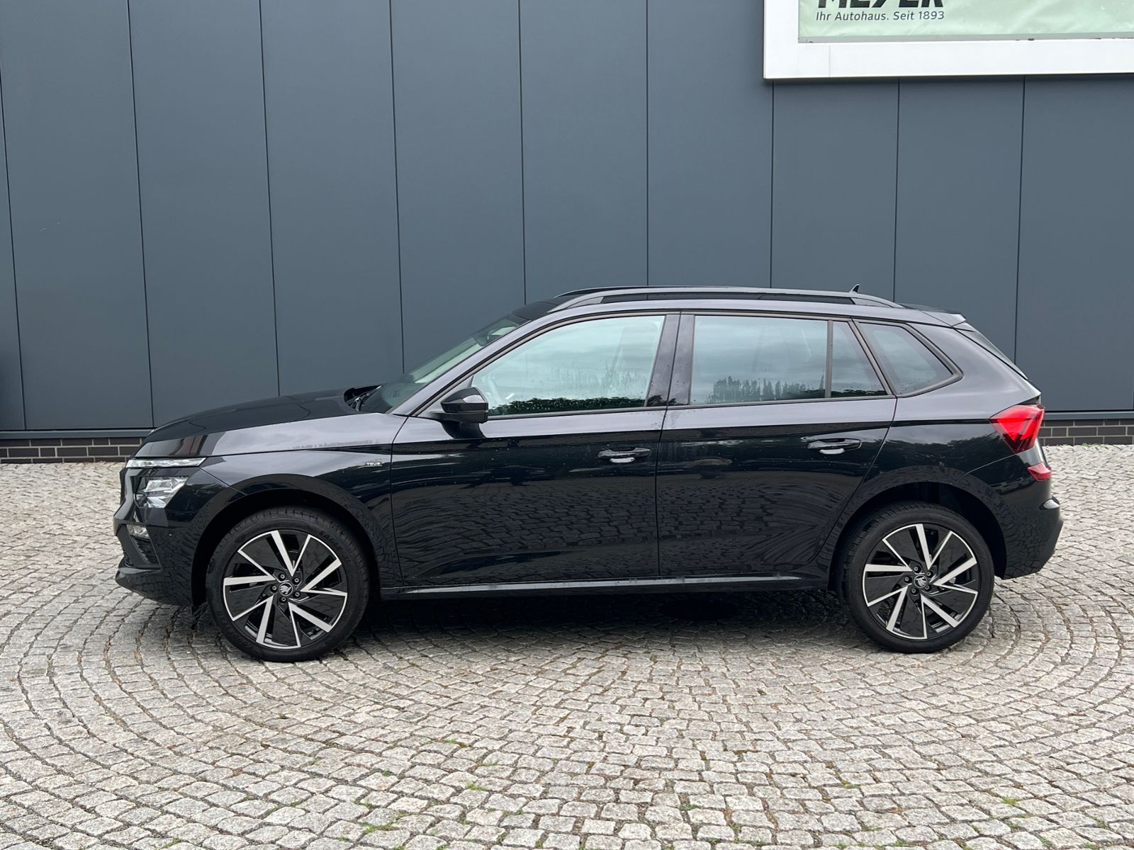 Fahrzeugabbildung SKODA Kamiq Tour 1.5 TSI DSG *AHK, Matrix-LED, Kamera,