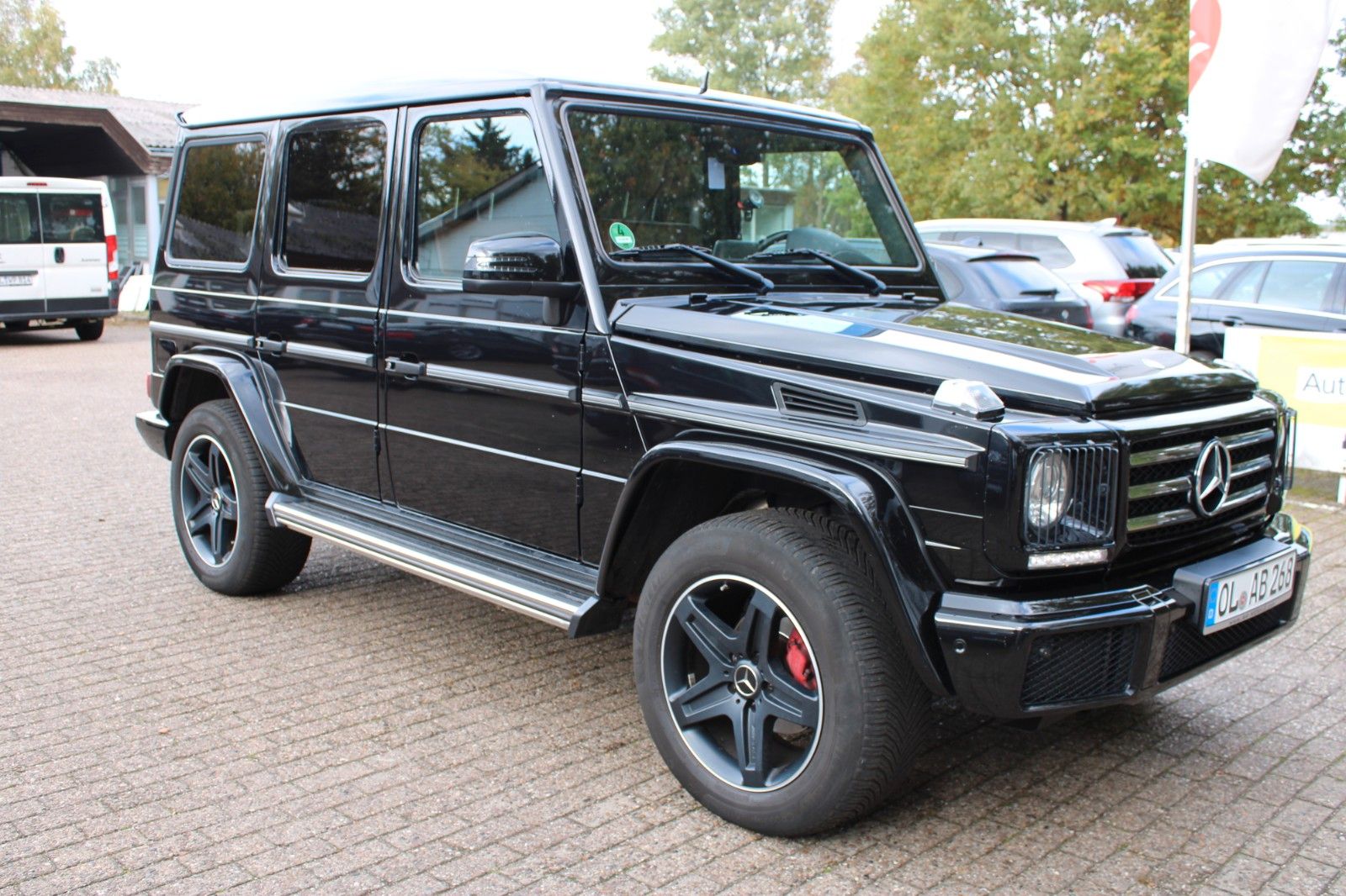 MERCEDES-BENZ G350d AMG Designo AHK Belüftung Schiebedach LED