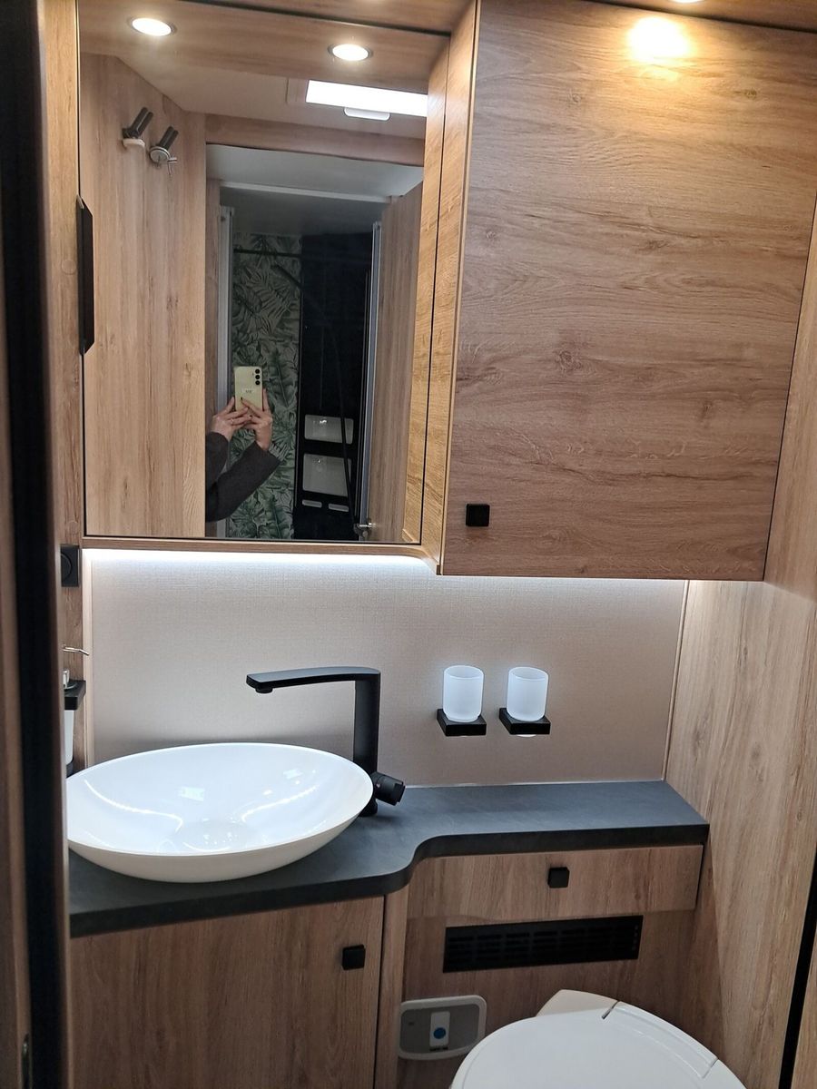 Fahrzeugabbildung Eura Mobil Profila T PT726EF Hubstützen,SAT,Solar,Lithium