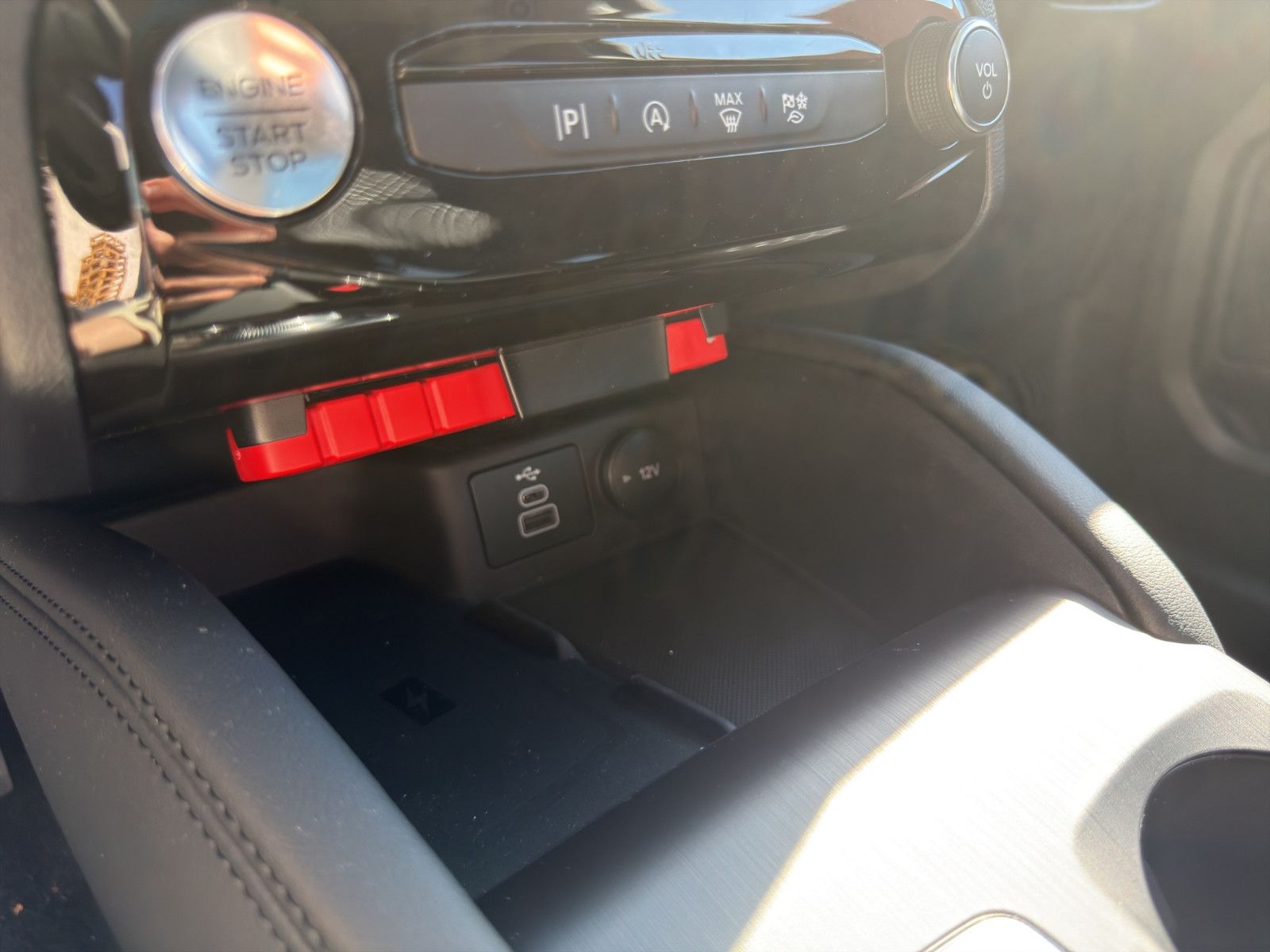 Fahrzeugabbildung Ford Kuga Titanium/Pano/Shz/LenkrdHZ/Rückfahrkamera