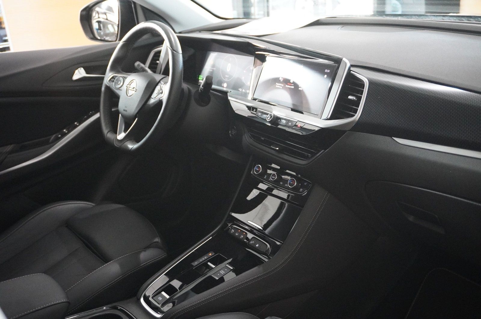 Fahrzeugabbildung Opel Grandland (X) 1.6T GSe HYBRID 4X4 NAVI/LED/SPORT