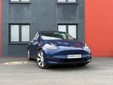 Tesla Model Y Long Range Dual AWD | SOH 90% - blaue Tesla Model Y