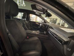 Fahrzeugabbildung Rafale 200 E-Tech Full Hybrid Esprit Alpine Voll
