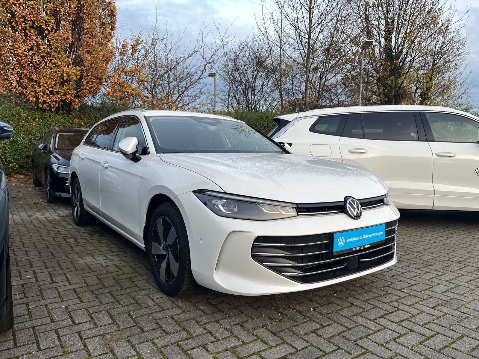 Volkswagen Passat Variant 1.5 eTSI Business IQ 360 AHK LM17 foto 2