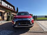 Mitsubishi Outlander 2.0 MIVEC Diamant+ ClearTec 4WD CV... - Mitsubishi Outlander von privat