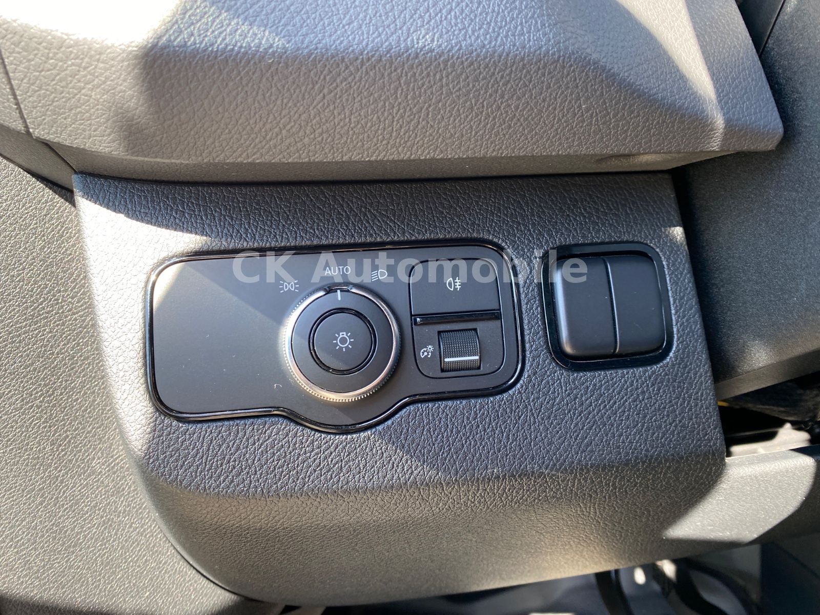 Fahrzeugabbildung Mercedes-Benz Sprinter III Kühlkasten 317CDI/Navi/LED/360°Kam