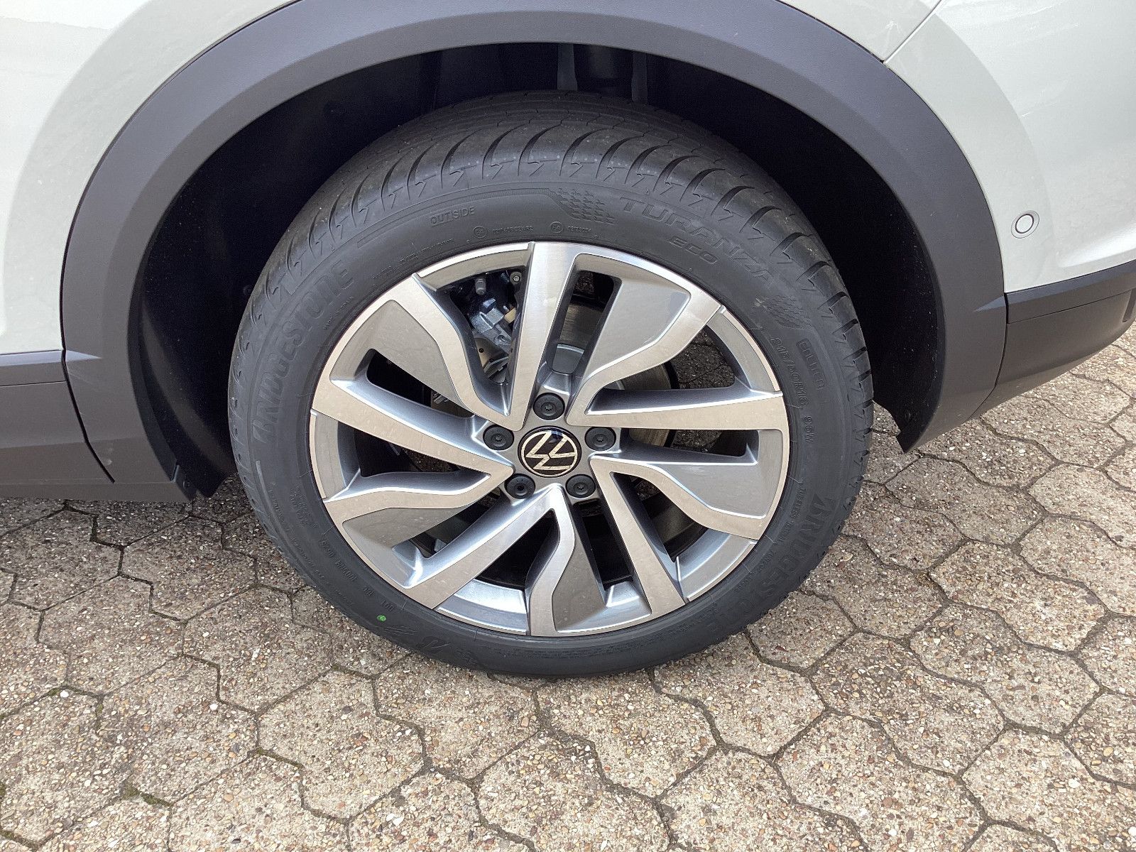Fahrzeugabbildung Volkswagen T-Roc Goal 1.0 TSI LED  ACC