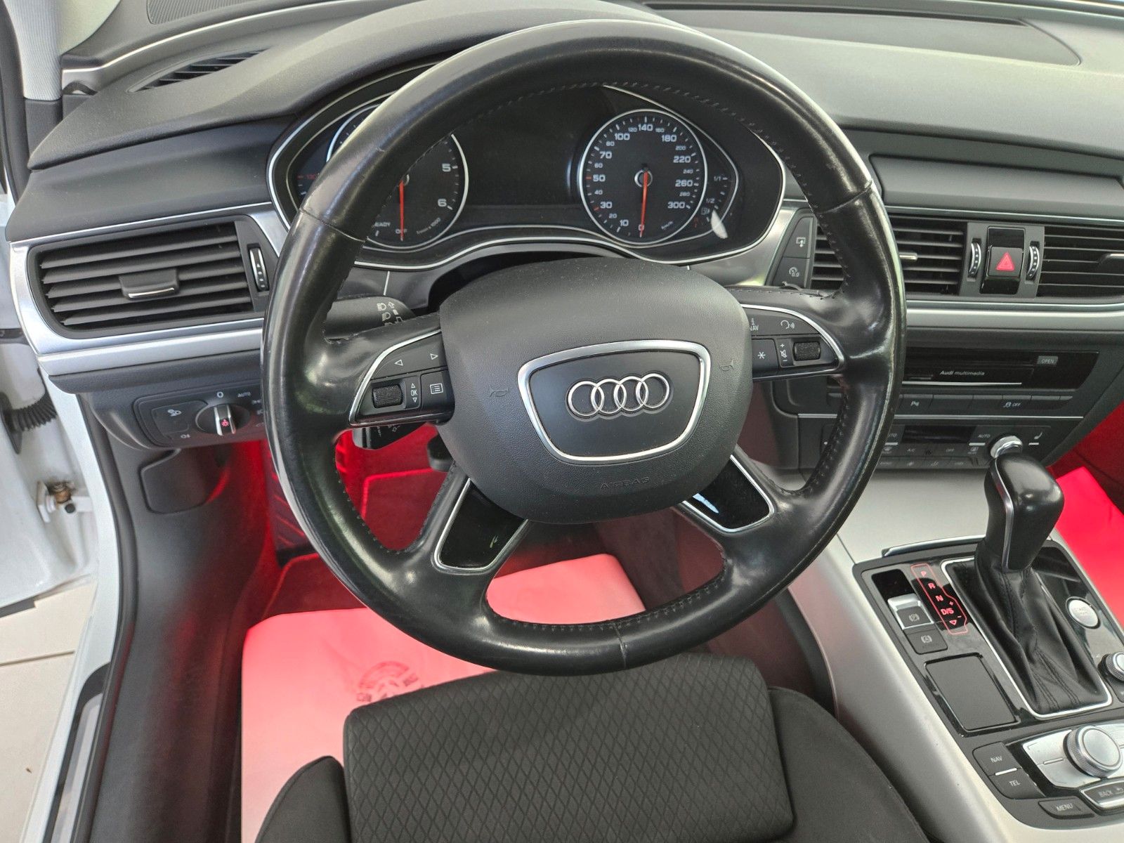 Fahrzeugabbildung Audi A6 Avant 2.0 TDI quattro