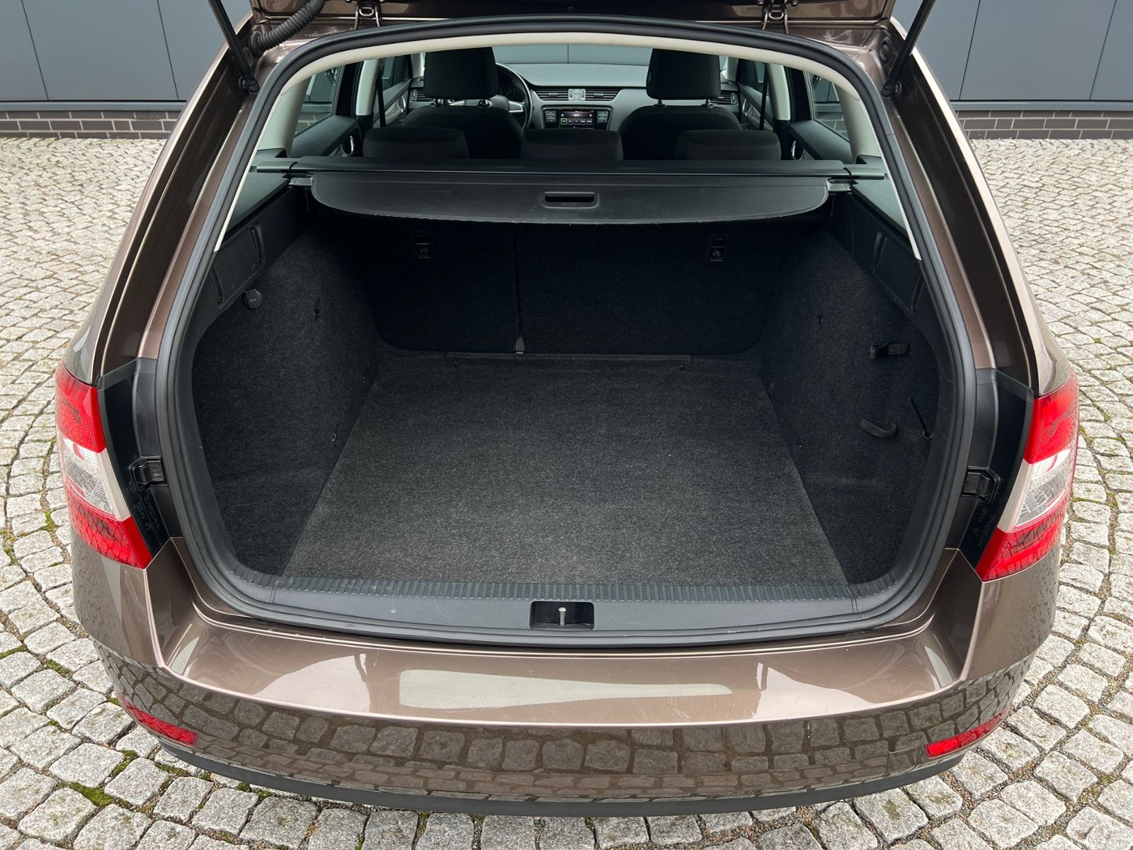 Fahrzeugabbildung SKODA Octavia III Combi Active 1.4 TSI