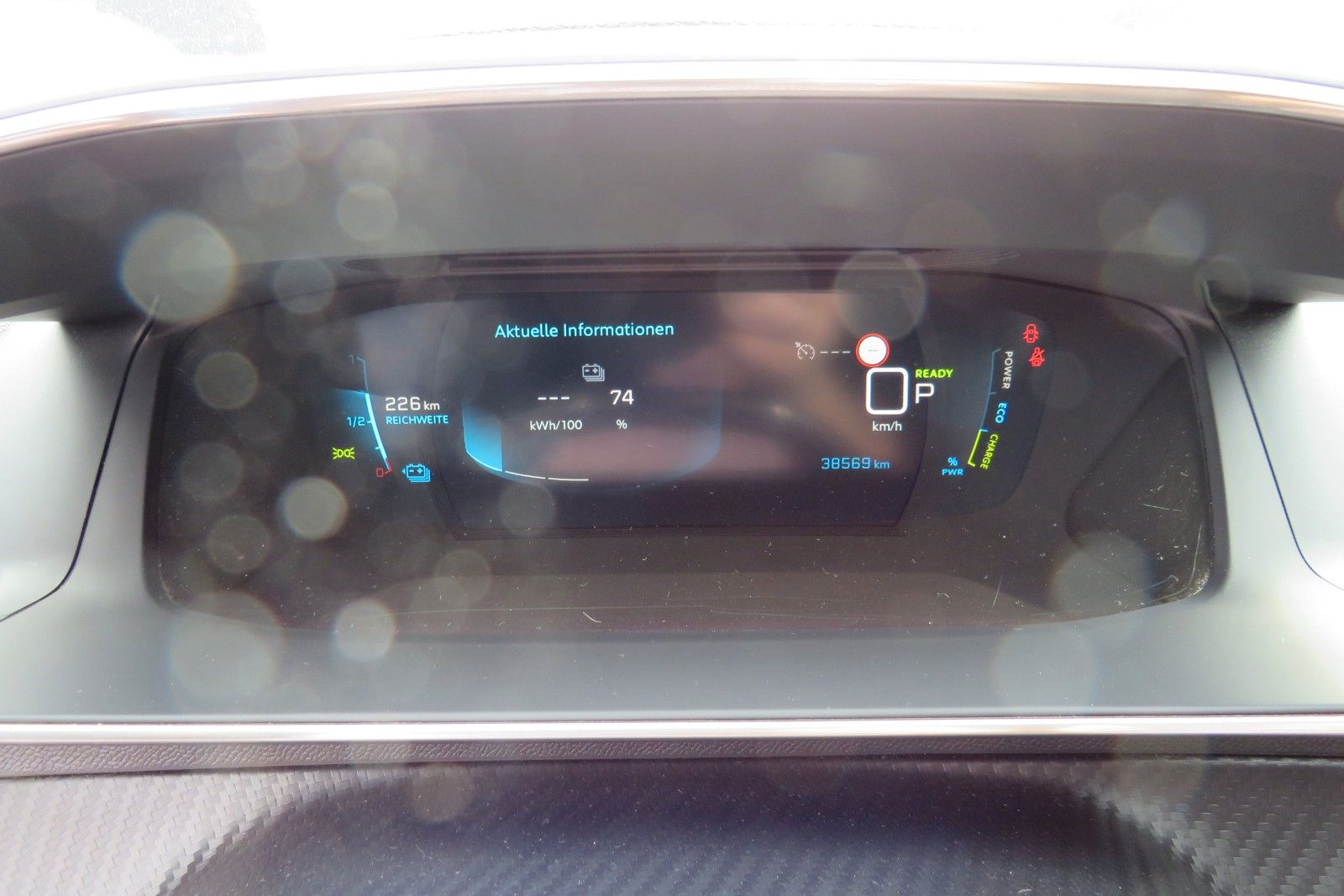 Fahrzeugabbildung Peugeot 2008 e- GT SITZH. NAVI KAMERA PDC 1.HD