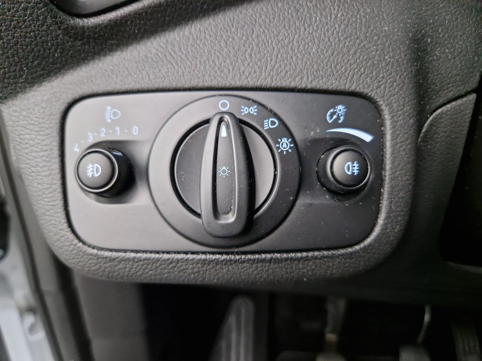 FORD C-Max  1.0 EcoBoost Cool &amp; Connect Navi Klima SHZ – Bild 31