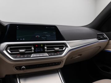Fahrzeugabbildung BMW M340d xD DAB CockPitPro PDC Stop&Go AHK Alarm