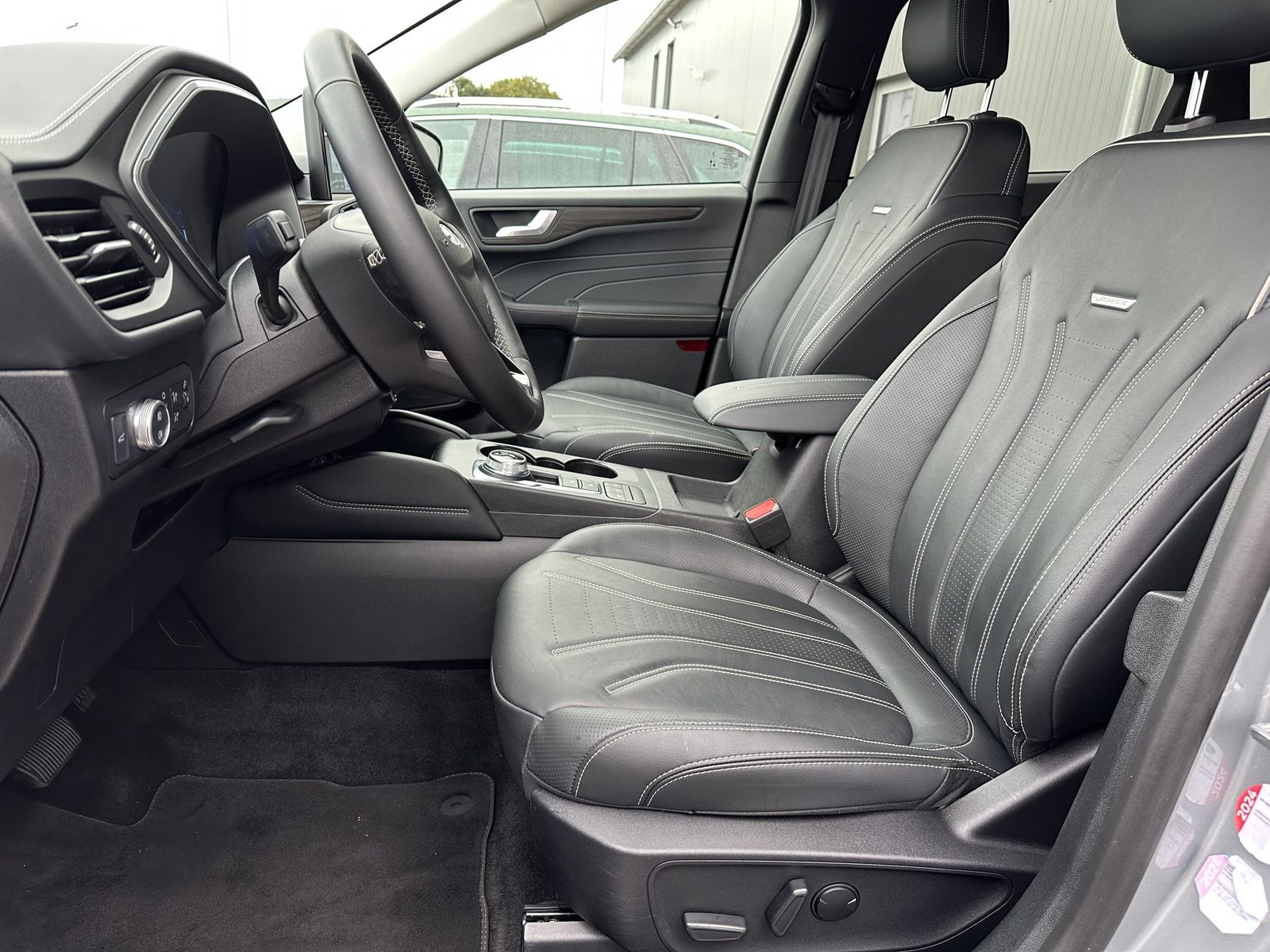 Fahrzeugabbildung Ford Kuga 2.0 EB 4x4 Vignale NAV+LED+AHK+KAMERA+19ZO