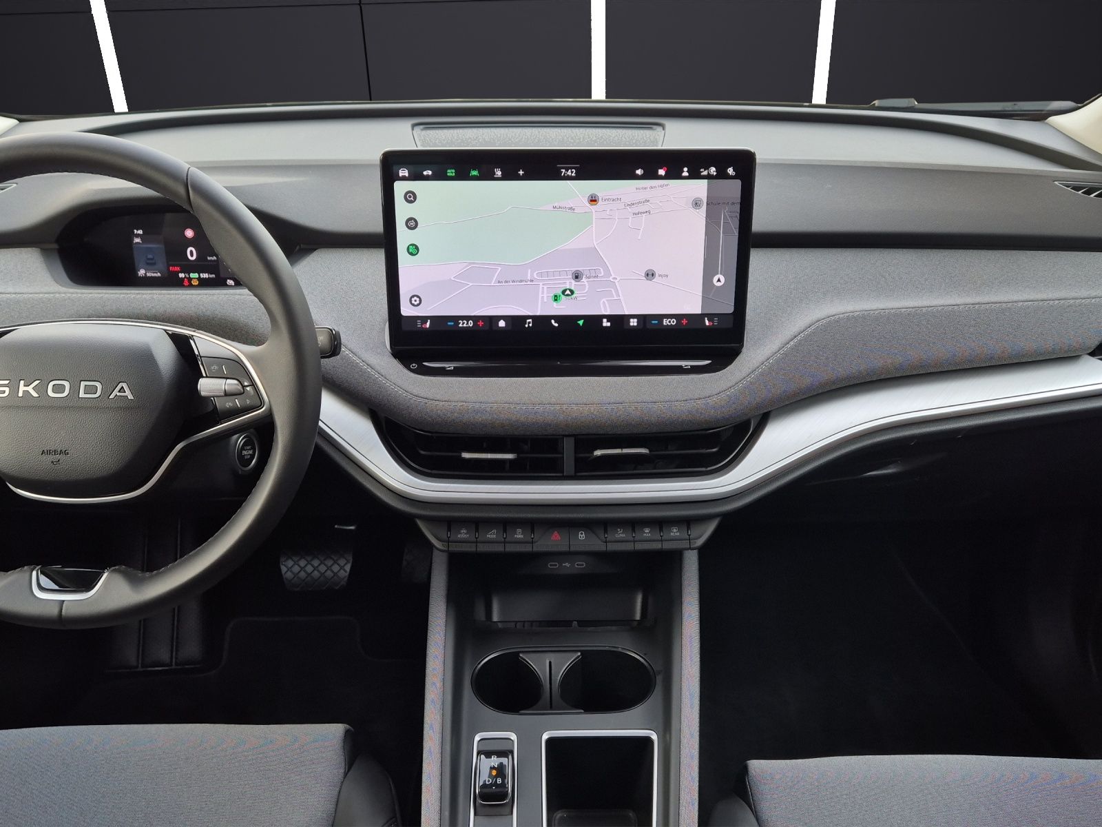 Fahrzeugabbildung SKODA Enyaq Coupé 85 Loft Matrix AHK WäPu Navi Pano AC