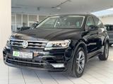 Volkswagen Tiguan 2.0 TSI 4Motion R-Line *ACC*DIGITAL-TACHO - Volkswagen Tiguan mit Benzin-Antrieb: Geländewagen, R Line