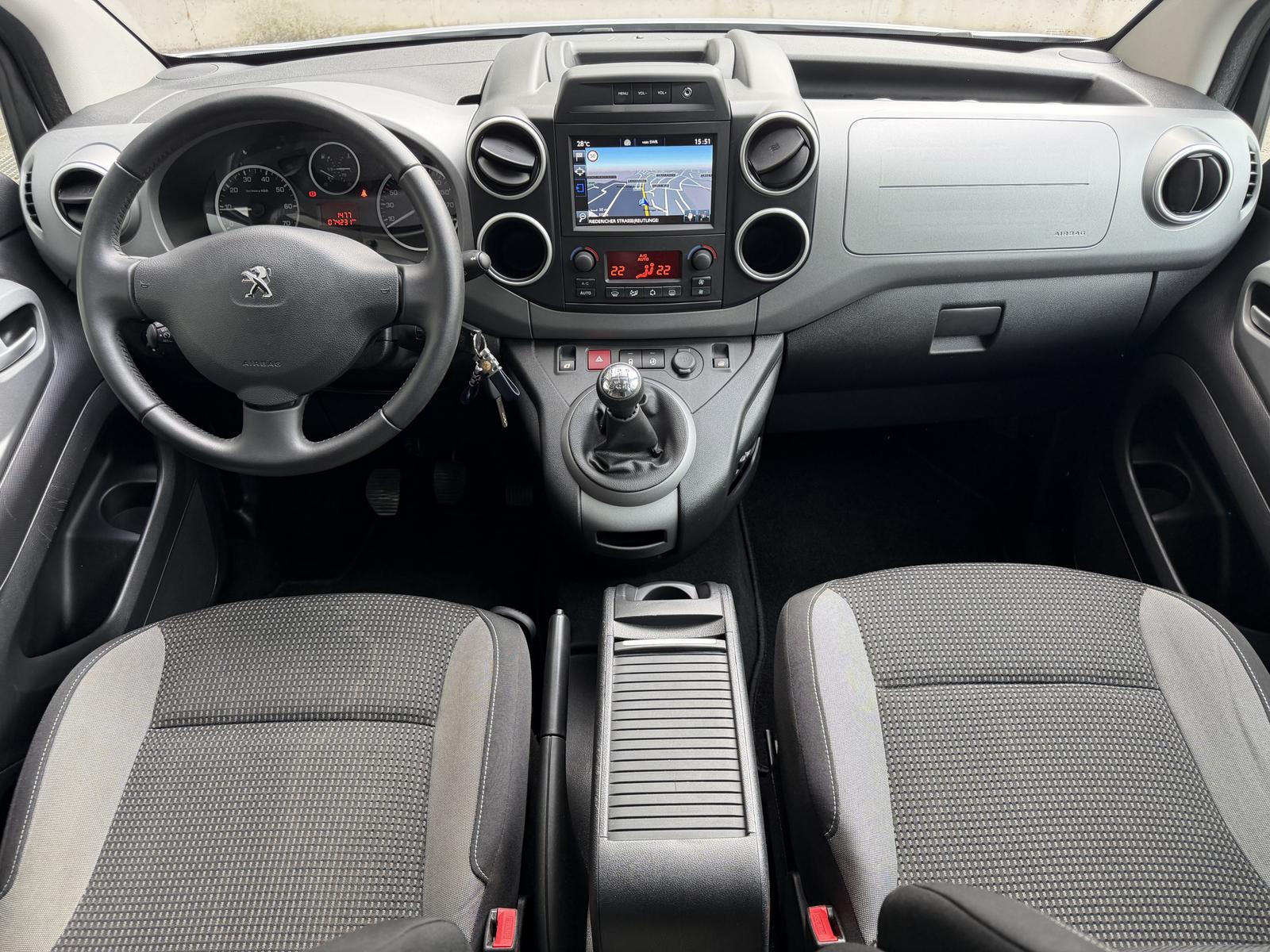 Peugeot Partner Allure Navi Kamera Tempomat Sitzheizung