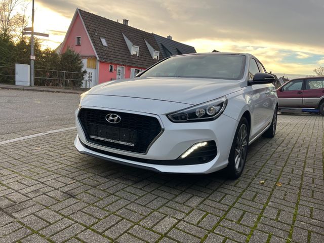 Hyundai i30 Passion + Automatik Navigatin Sitzheizung