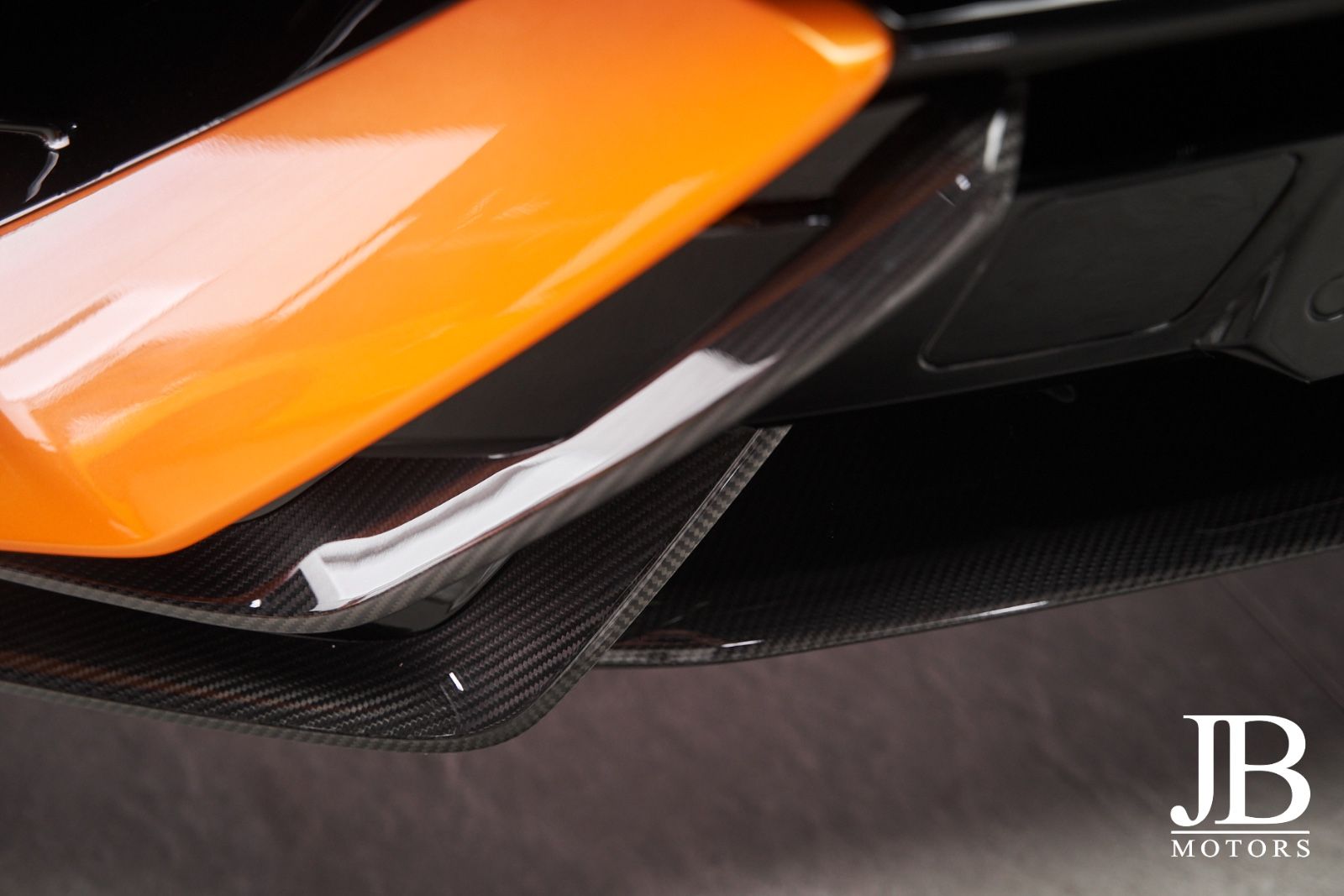 Fahrzeugabbildung Lamborghini Urus Performante Carbon Head-Up Akrapovic