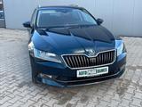 Skoda Superb 1.6 TDI DSG Style Combi Nav/Tel/Sitzh. - Skoda Superb: 1.6