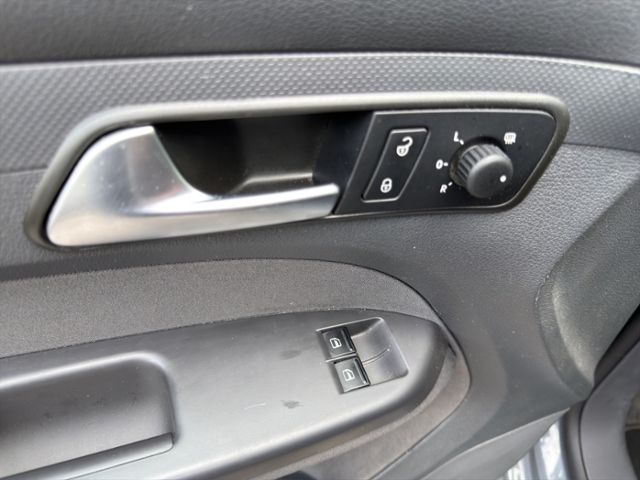 Fahrzeugabbildung Volkswagen Caddy Maxi Rollstuhlrampe 7 Sitzer