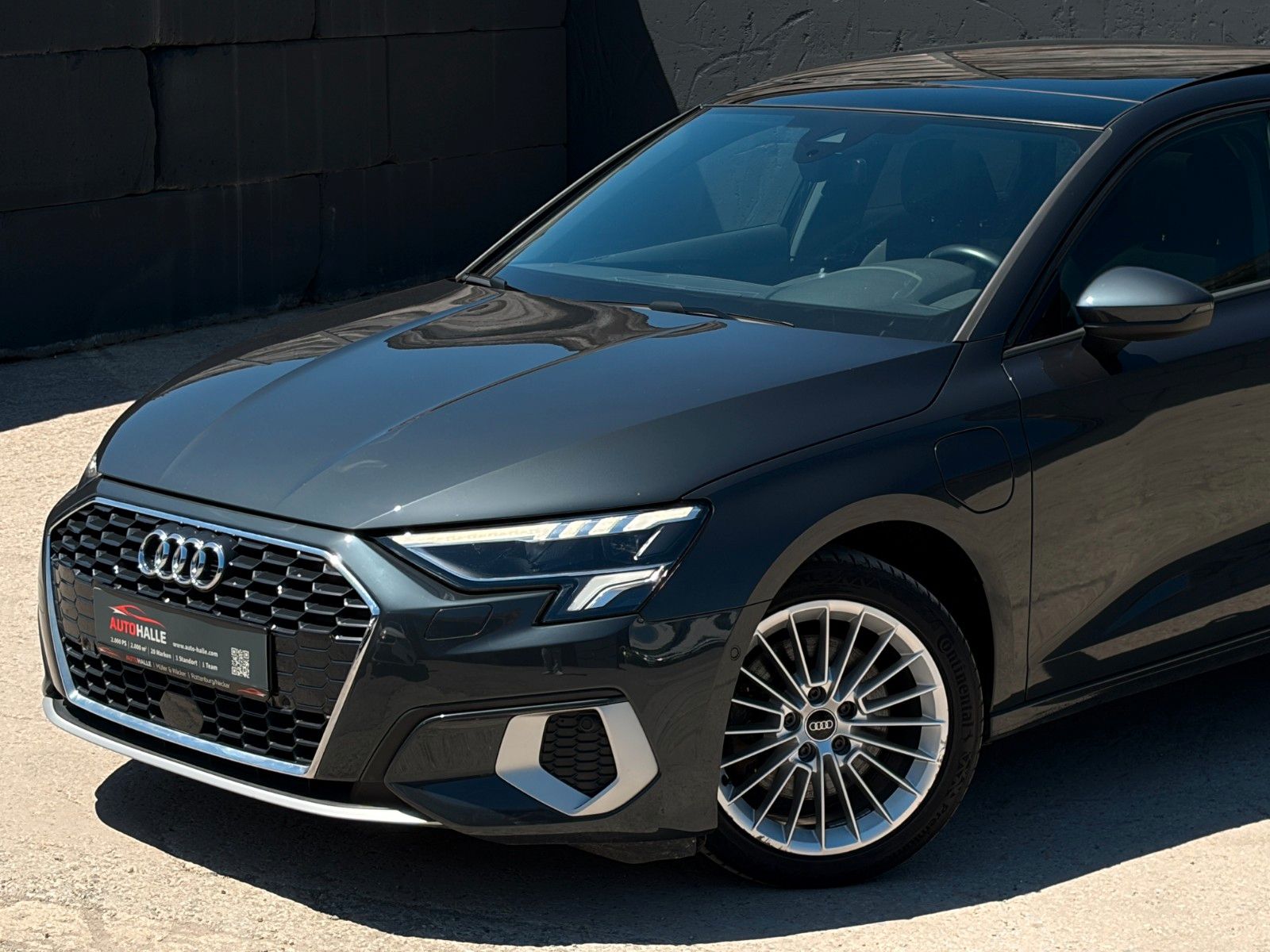 Fahrzeugabbildung Audi A3 Sportback 40 TFSIe Schiebedach KZG ACC CAM