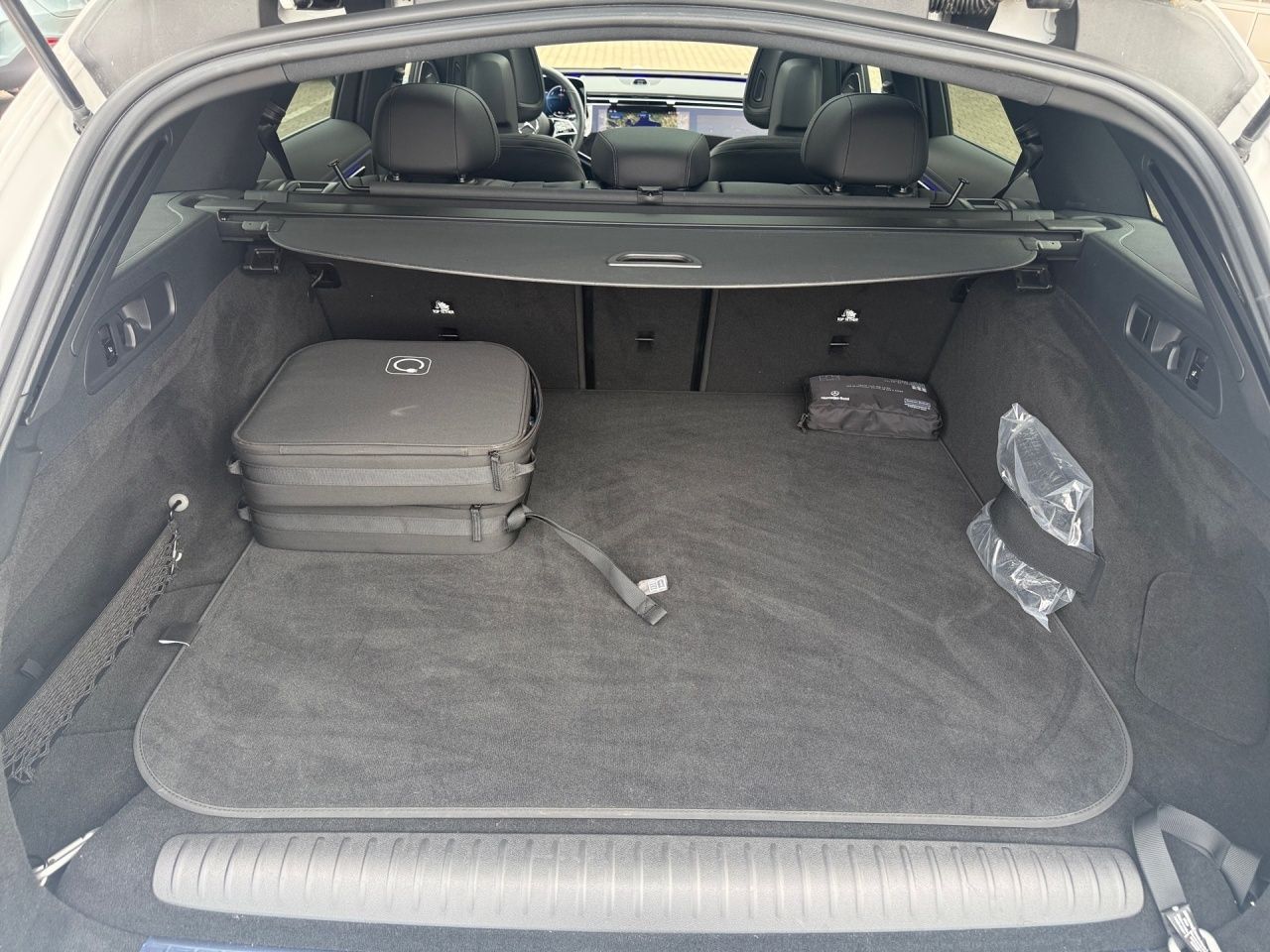 Mercedes-Benz E 300 e T Exclusive Superscreen AHK 20 Zoll AMG foto 12