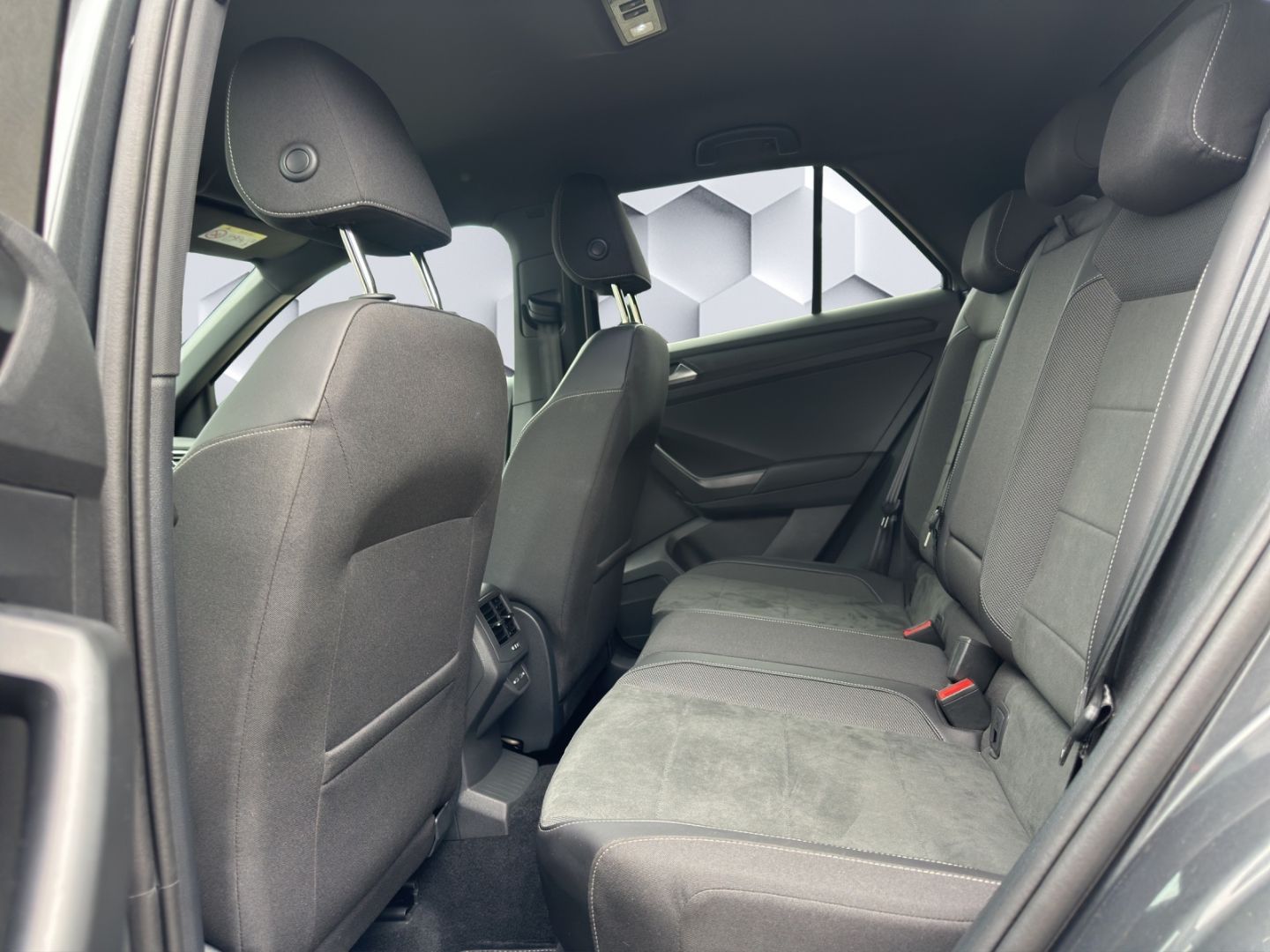 T-Roc 1.5 TSI DSG 110kW R-Line LED AHZV Rückfahr