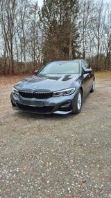 BMW 320i Touring M Sport Automatik  AHK - BMW 320 von privat