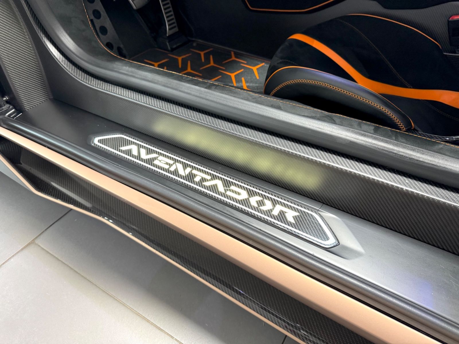 Lamborghini AVENTADOR SVJ V12 FULL CARBON LIFT STYLE GINTANI foto 24