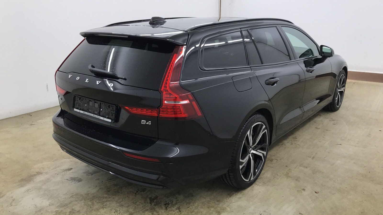 Volvo V60 B4 B DKG Plus Dark H/K ACC 360° Pano Voll-LE imagem 3