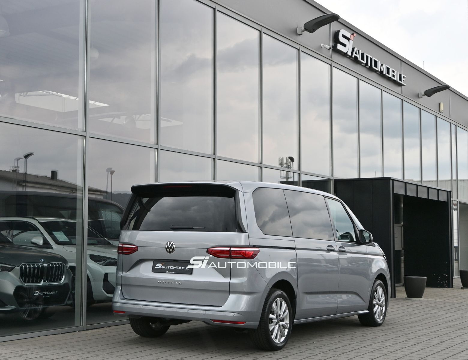 Fahrzeugabbildung Volkswagen T7 Multivan 2.0 TSI DSG °ACC°AHK°HUD°PANO°STHZG°