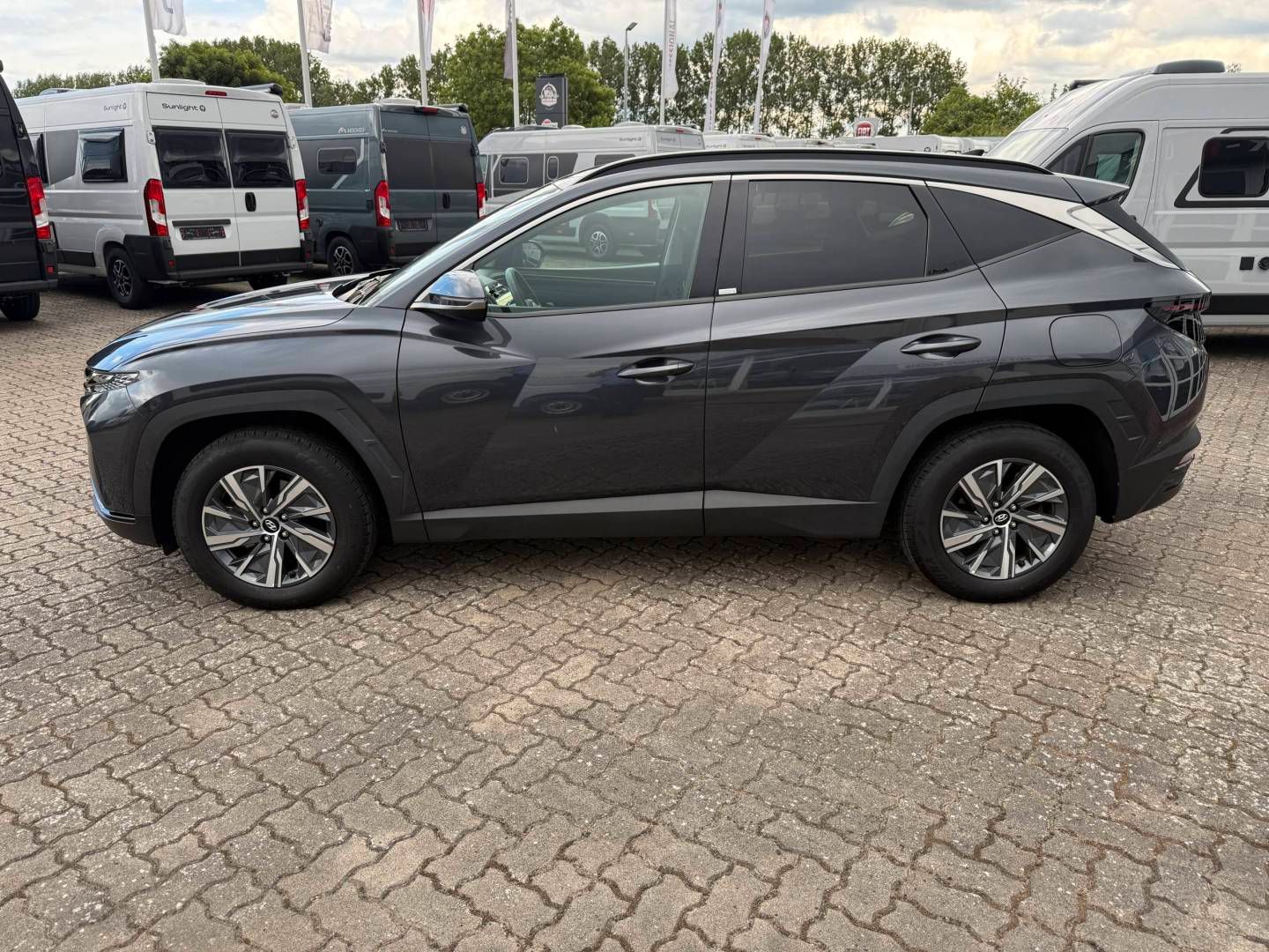 Fahrzeugabbildung Hyundai NEW Tucson Hybrid 1.6 T-GDi 230PS 6-AT 2