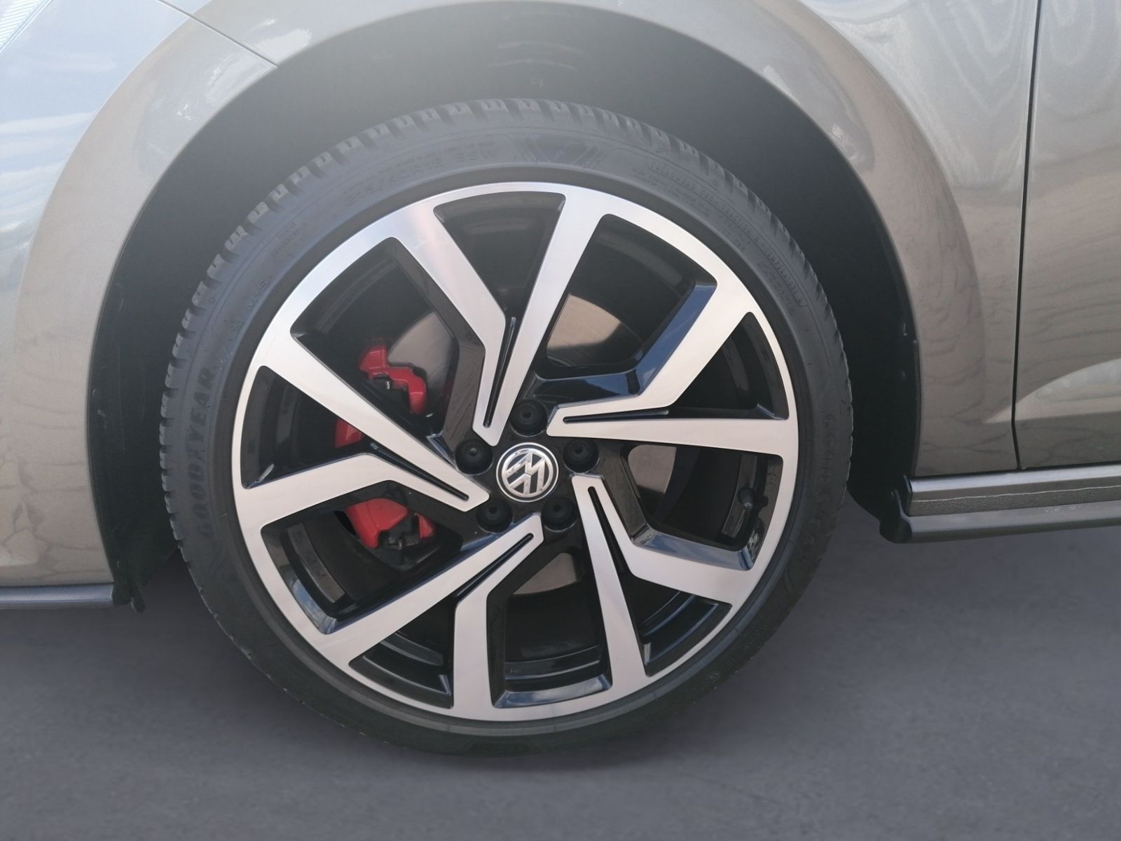 Polo GTI DSG NAVI+LED+ACC+SHZ+PDC+