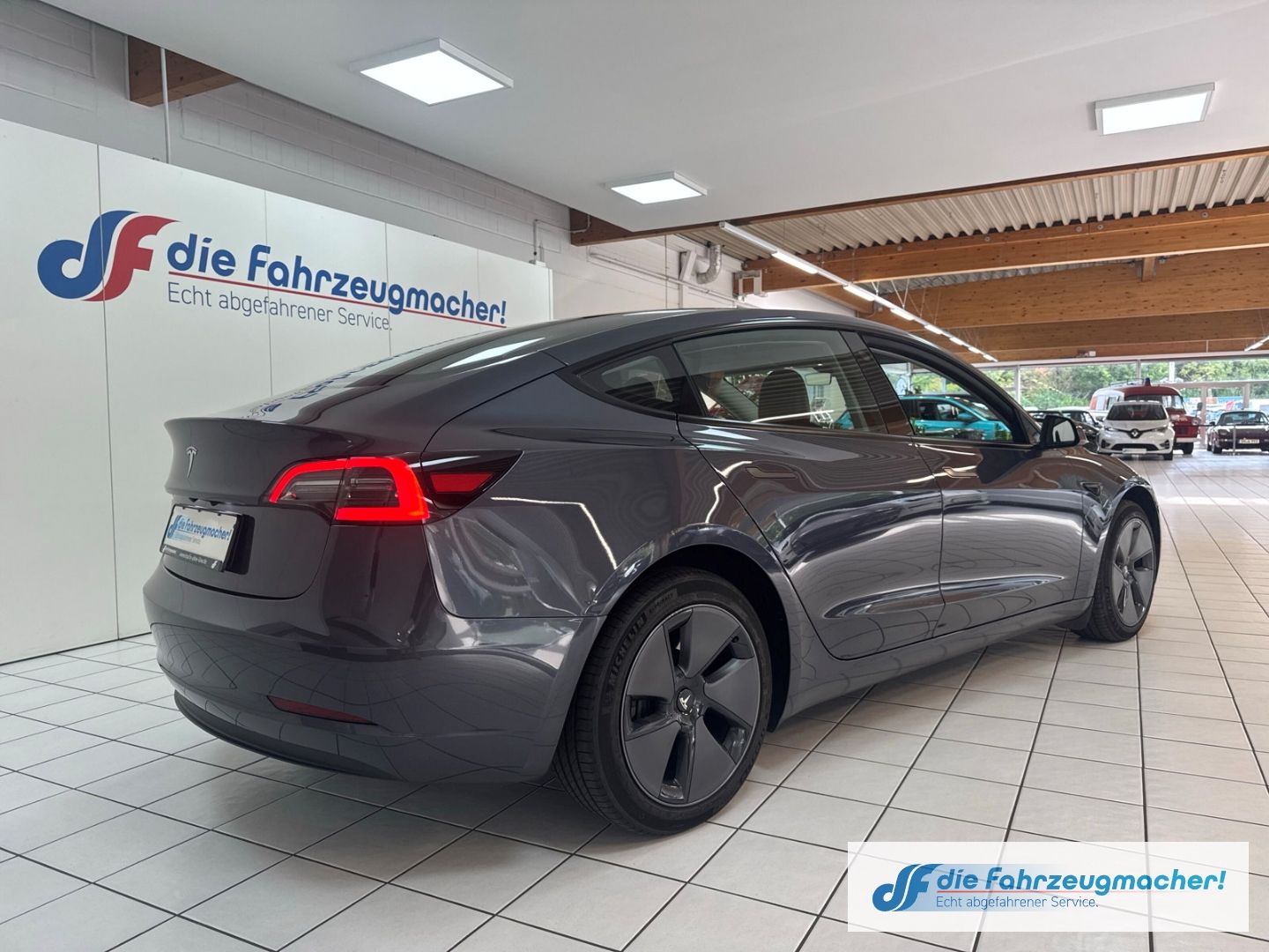 Fahrzeugabbildung Tesla Model 3 Long Range RWD Soundsystem ACC El. Heckk