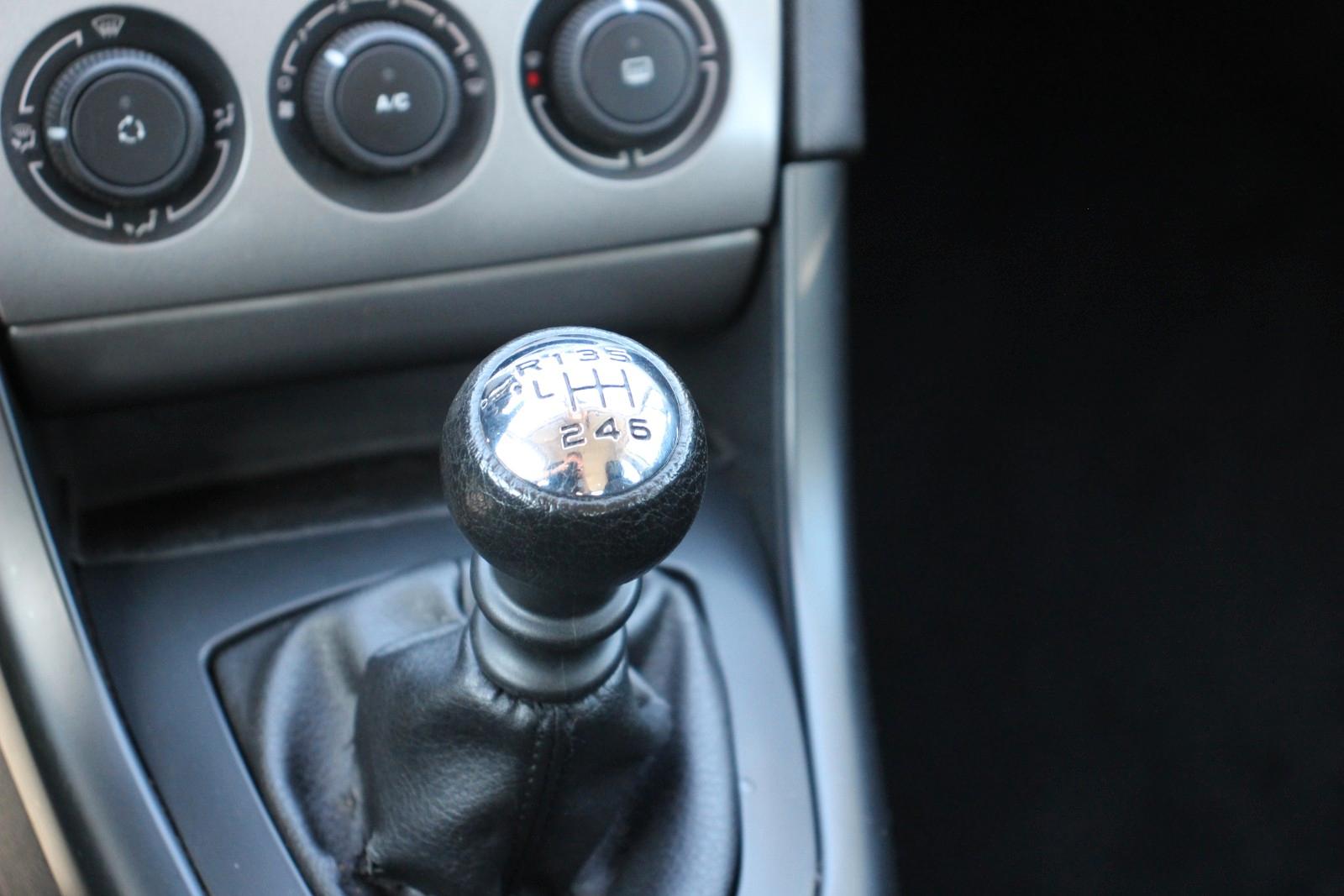 Peugeot 308 2010 — photo 11
