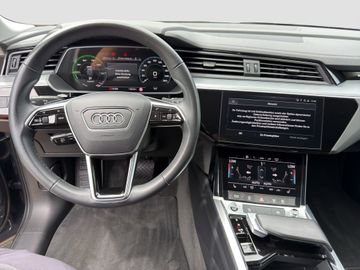 Audi Q8 e-tron - 11