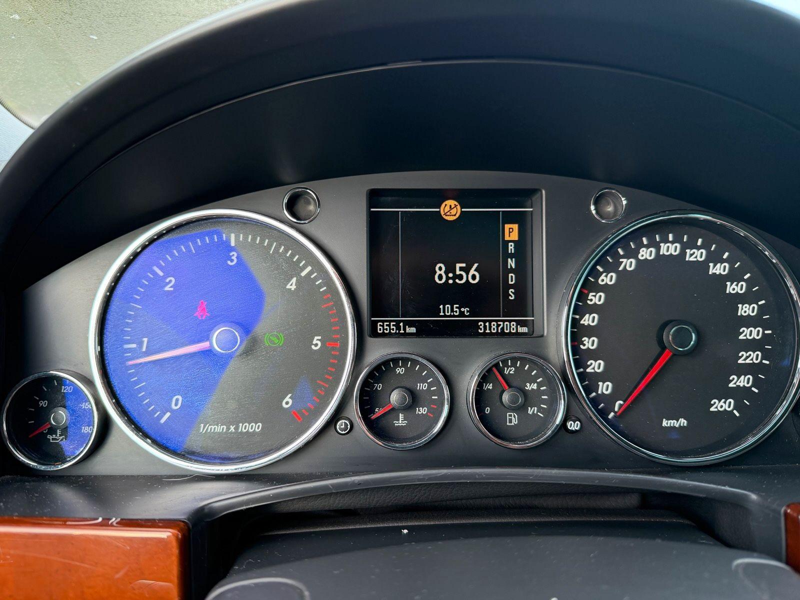 Volkswagen Touareg 2006 — photo 8