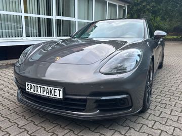 Porsche Panamera - 1