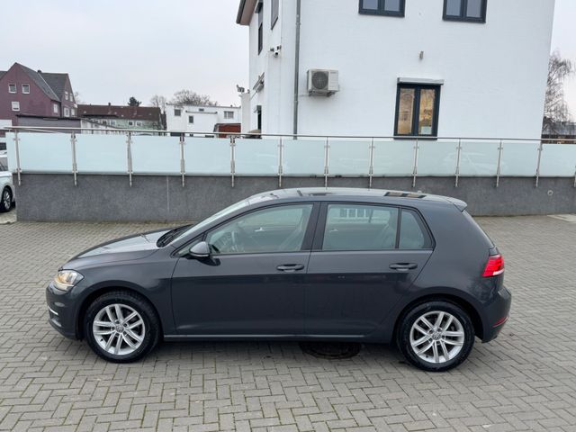 Volkswagen Golf VII Lim. Comfortline*SHZ*6 Gang/PDC V&H/