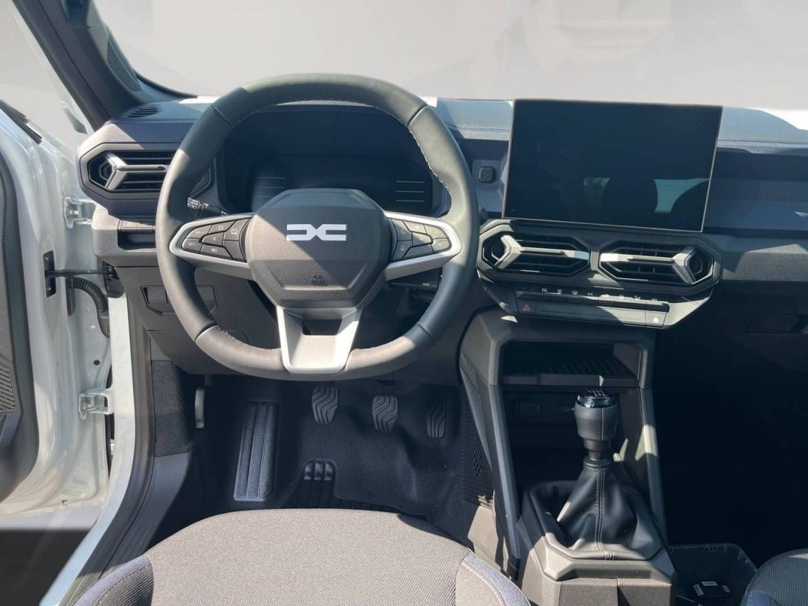 Fahrzeugabbildung Dacia Duster Expression mild hybrid 140