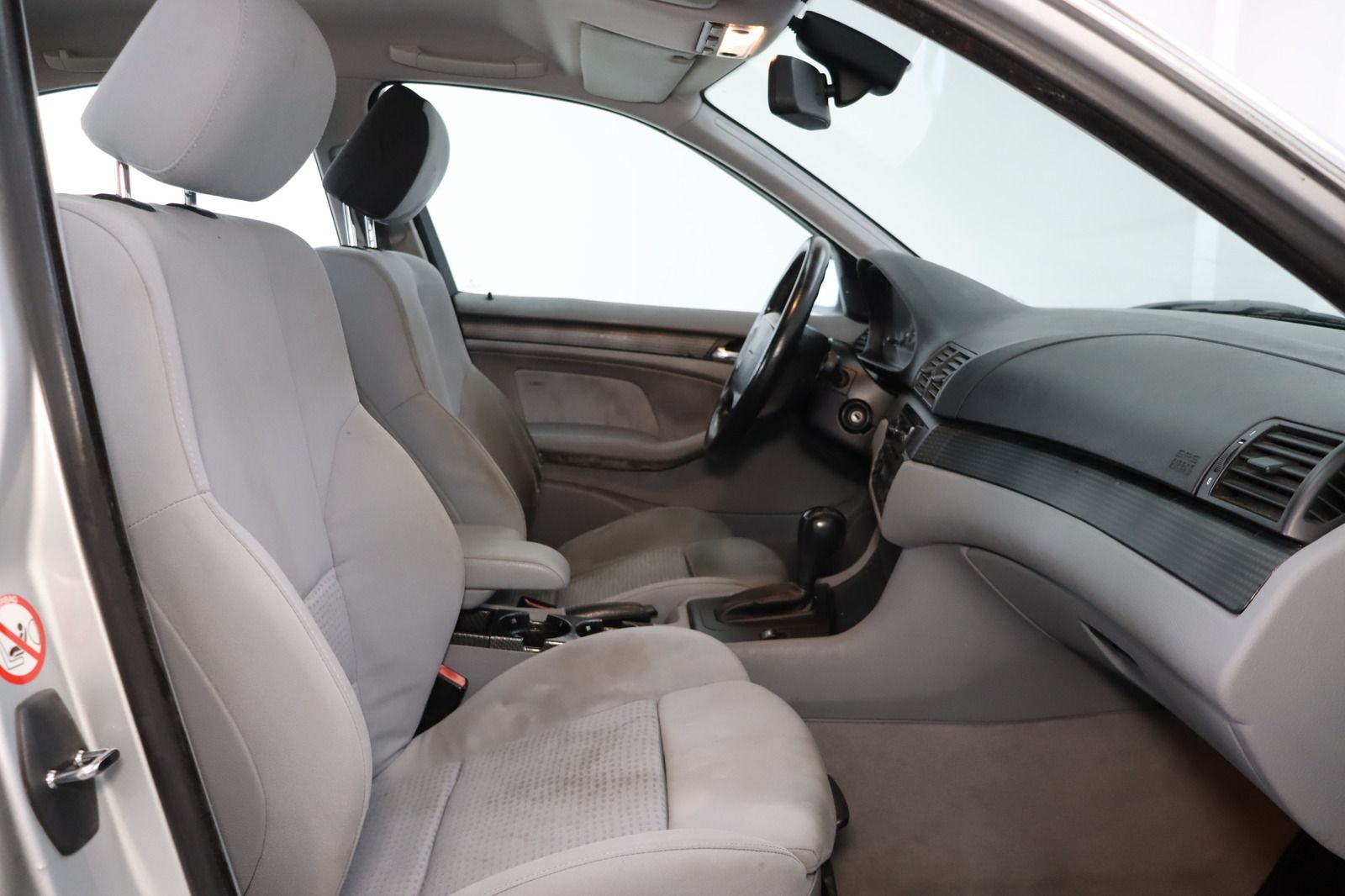 Fahrzeugabbildung BMW 320 i * Xenon * PDC * Klimaautom. *
