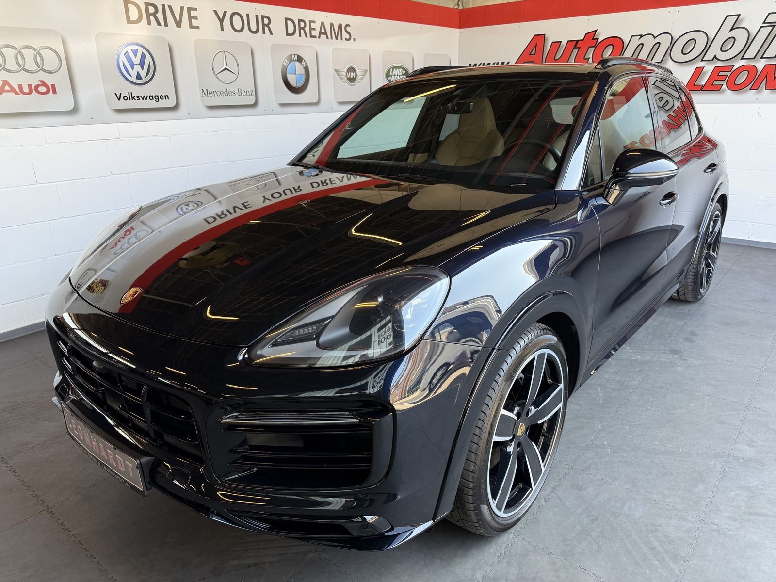 PORSCHE Cayenne E-Hybrid *Sport Design*Approved 03/2029*