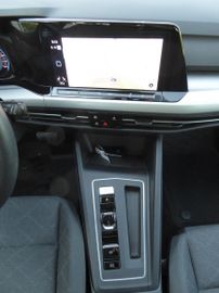 Volkswagen Golf - 8