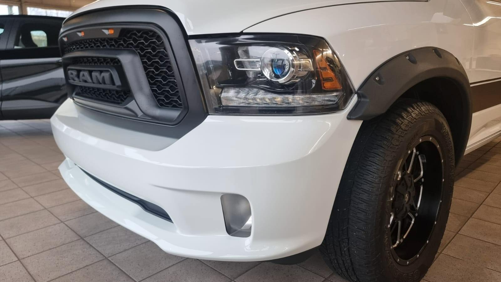 Dodge 1500 HEMI 5.7L CREW CAB 4x4 Navi / GSD / AHK