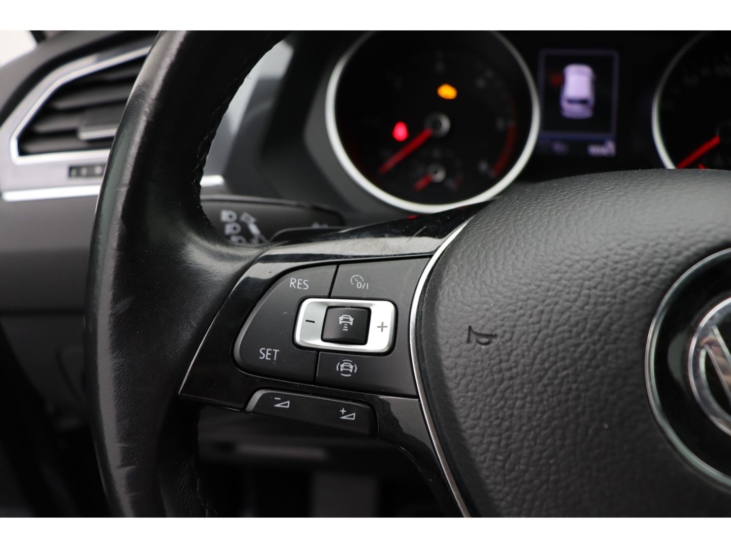 Fahrzeugabbildung Volkswagen Tiguan Allspace Highline R-Line AHK schwenkbar