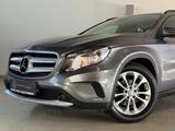 Mercedes-Benz GLA 220d Style Aut. 1.HAND*SPUR*TOTWIN*AHK*SHZ - Mercedes-Benz GLA 220 mit Diesel-Antrieb