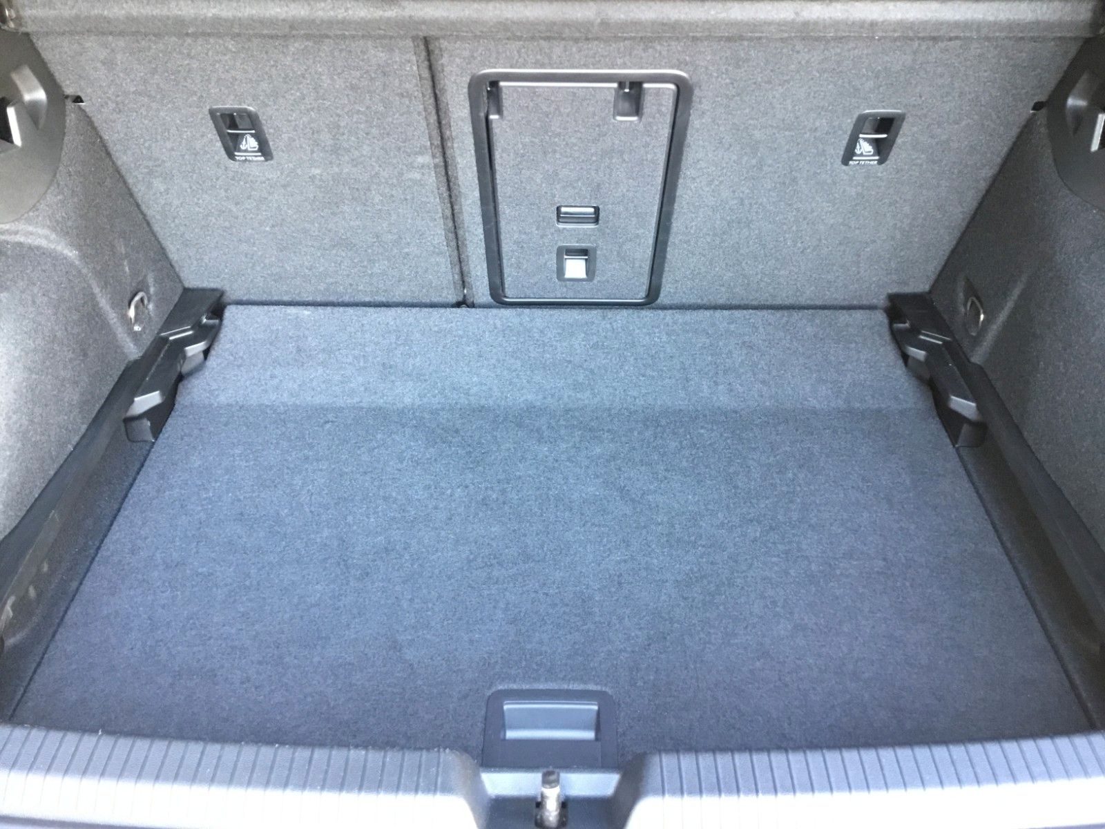 Fahrzeugabbildung Volkswagen Golf GTI+MatrixLED+18"+AHK+Pano+H&K+ACC