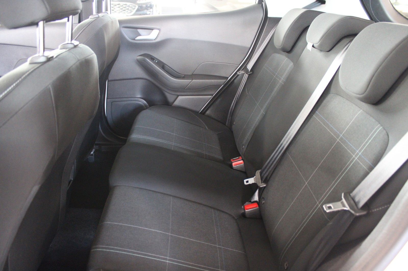 Fahrzeugabbildung Ford Fiesta 1,5 TDCi Cool & Connect 5-trg NAVI LED